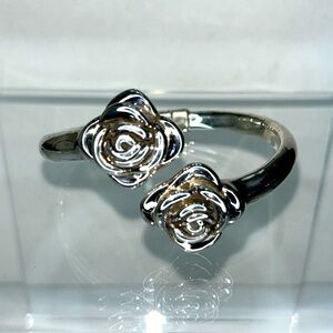 NWOT 925 Sterling Silver Electro Form Rose Ends Hidged Cuff Bracelet Casual